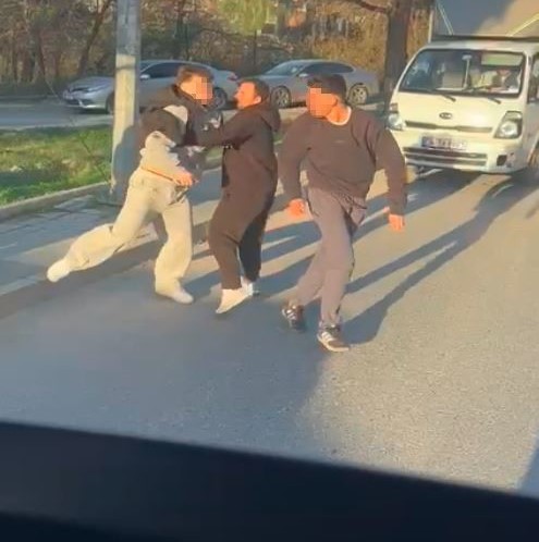 Cadde Boks Ringine Döndü AW646077 03 - Marmara Bölge Gazetesi