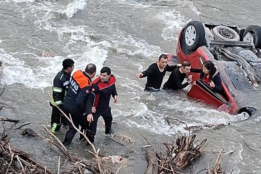 Anne Kız Nehire Uçtu AW650016 01 - Marmara Bölge Gazetesi