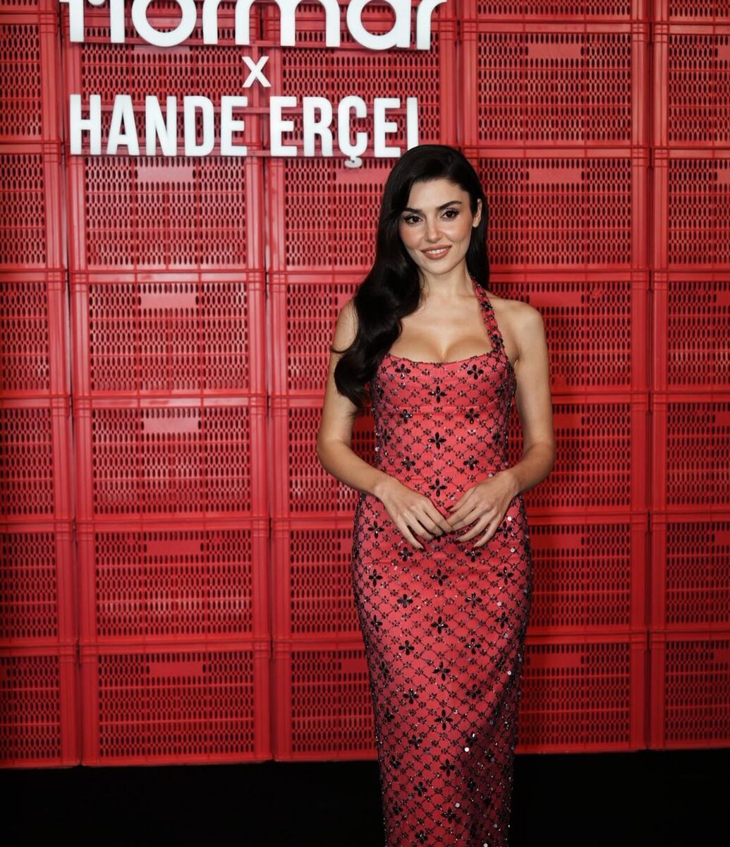 Hande Erçel’den Zarafet Dersi: Şeker Pembesi Kombin Olay Oldu! Flormar X Hande Ercel 💓@flormarturkiye isbirligi 2 - Marmara Bölge Gazetesi