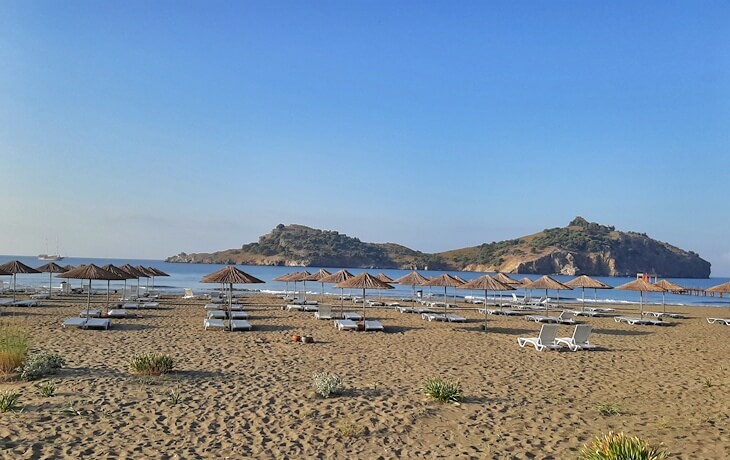 Kalabalıktan Uzak, Doğayla İç İçe Bir Deniz Keyfi Sunan Sahil Sarced Plaji Sarigerme 1 - Marmara Bölge Gazetesi
