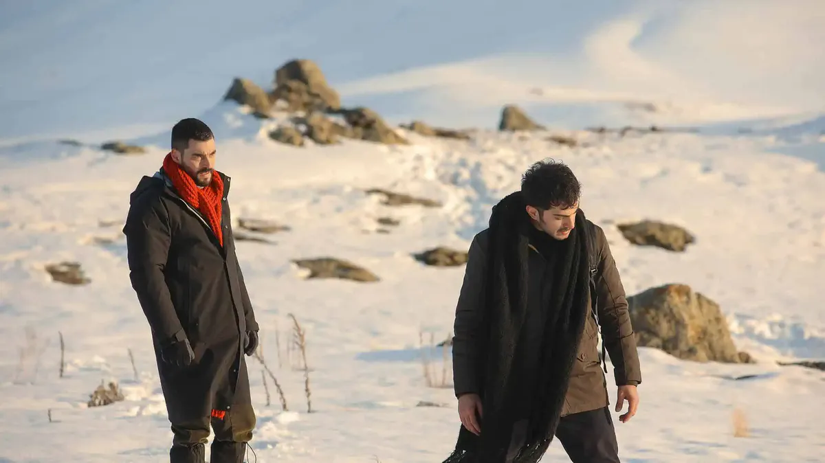 Show TV’nin dikkat çeken yapımlarından Veliaht, 21. bölümüyle yine nefesleri