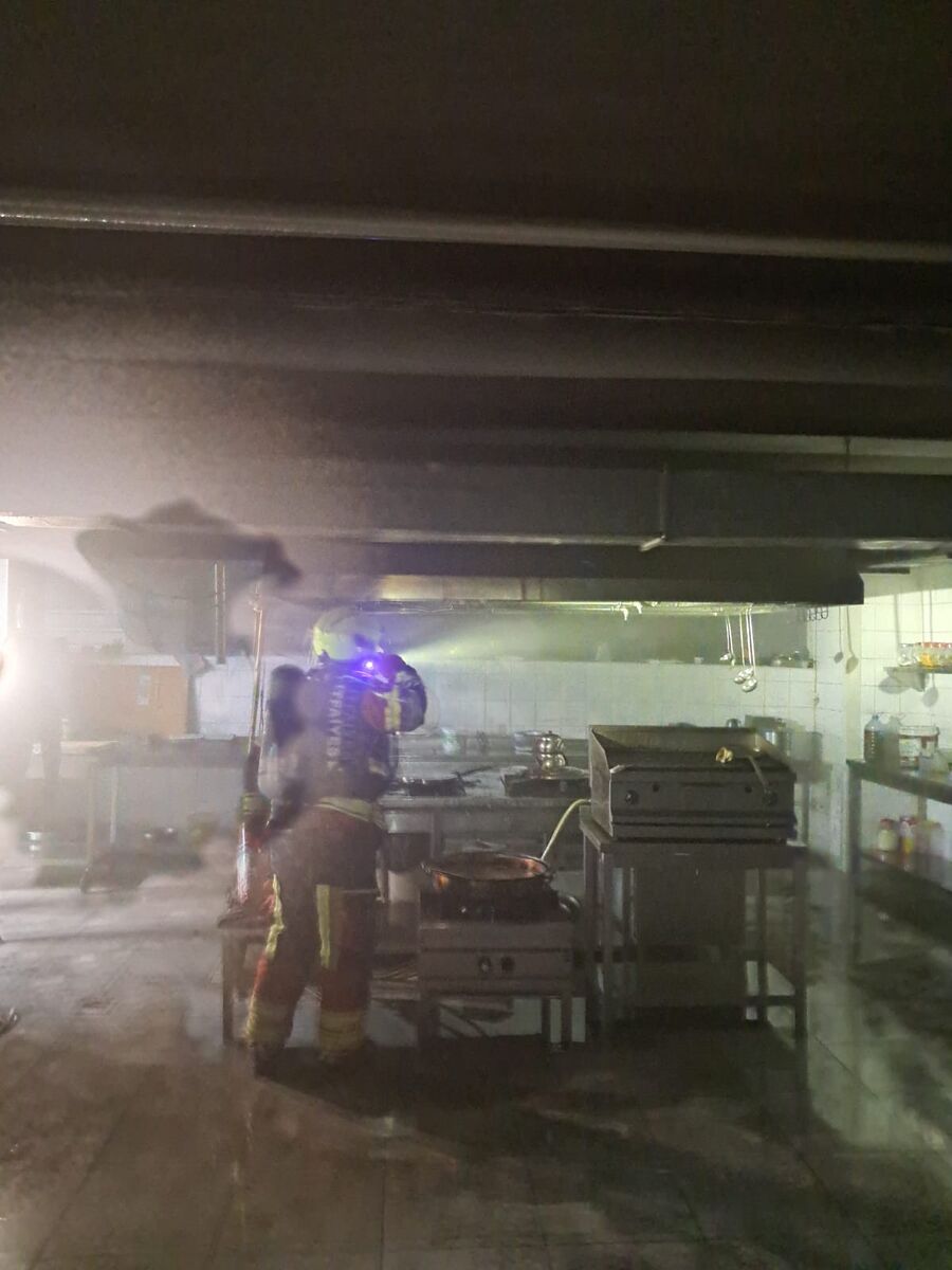 Edremit’te Otelde Yangın Çıktı! WhatsApp Image 2026 02 01 at 23.43.27 - Marmara Bölge Gazetesi