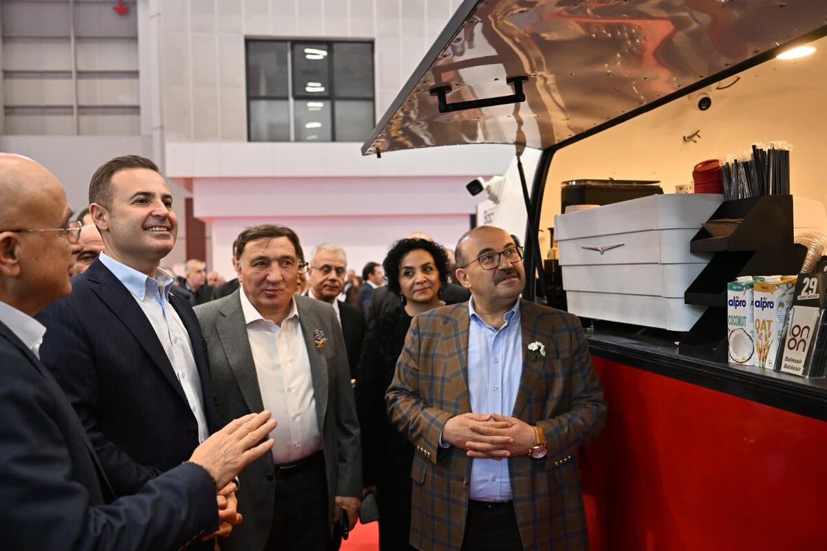 Vali İsmail Ustaoğlu, EMITT’te Balıkesir standını ziyaret etti! WhatsApp Image 2026 02 08 at 12.38.18 - Marmara Bölge Gazetesi