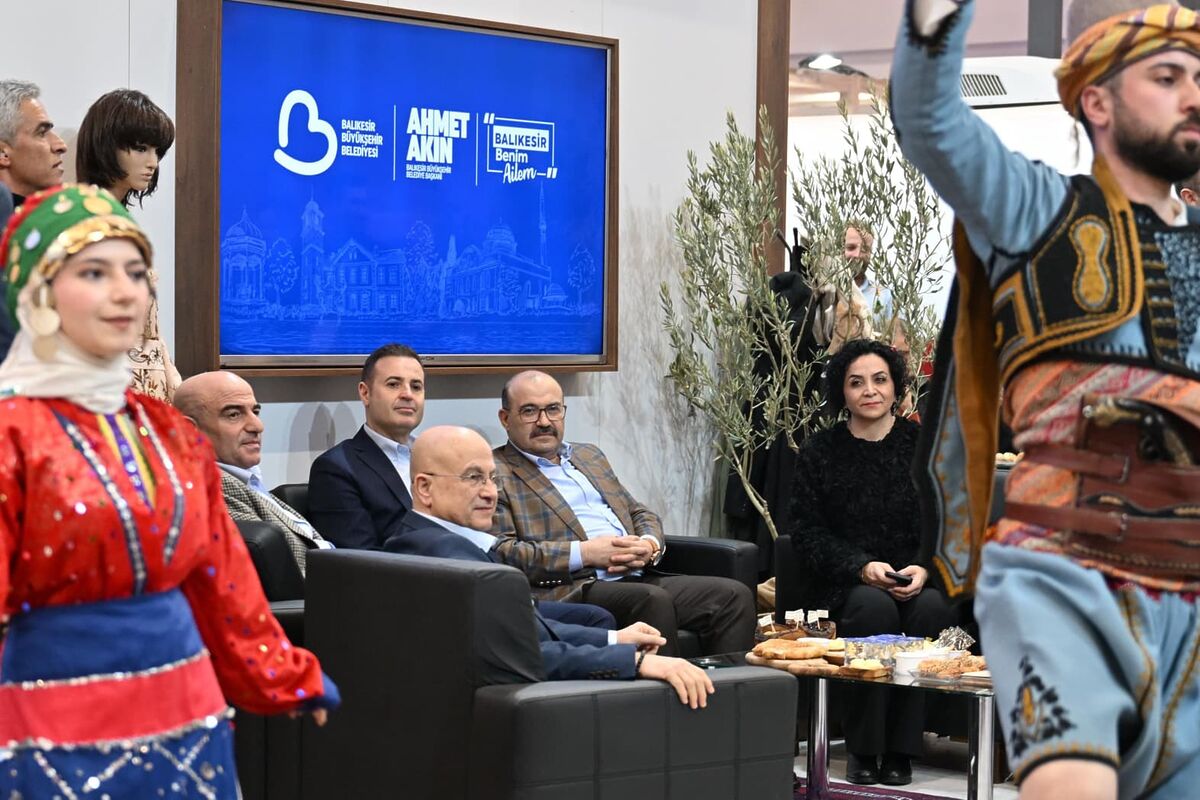 Vali İsmail Ustaoğlu, EMITT’te Balıkesir standını ziyaret etti! WhatsApp Image 2026 02 08 at 12.38.21 - Marmara Bölge Gazetesi