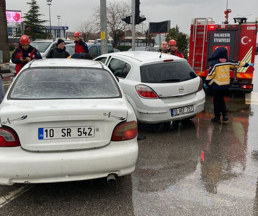 Balıkesir kent merkezinin en yoğun noktalarından biri olan Tren Garı