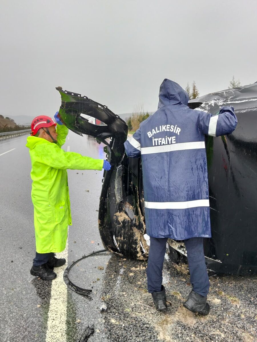 İstanbul–İzmir Otoyolu’nda Otomobil Takla Attı! WhatsApp Image 2026 02 08 at 18.31.15 - Marmara Bölge Gazetesi