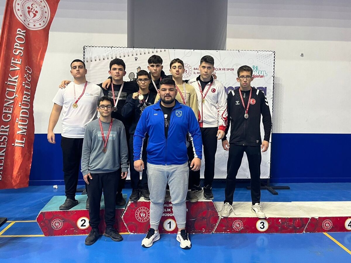 Büyükşehir Sporcuları 18 Madalya Kazandı! WhatsApp Image 2026 02 09 at 08.32.17 - Marmara Bölge Gazetesi