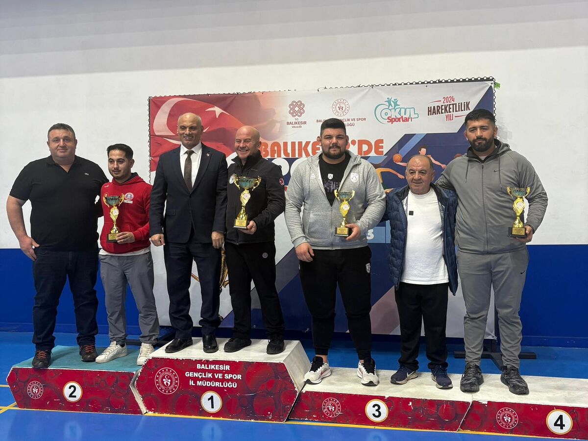 Büyükşehir Sporcuları 18 Madalya Kazandı! WhatsApp Image 2026 02 09 at 08.32.19 - Marmara Bölge Gazetesi