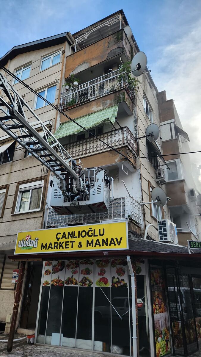 Edremit’te Dehşet Veren Yangın WhatsApp Image 2026 02 09 at 13.23.09 - Marmara Bölge Gazetesi