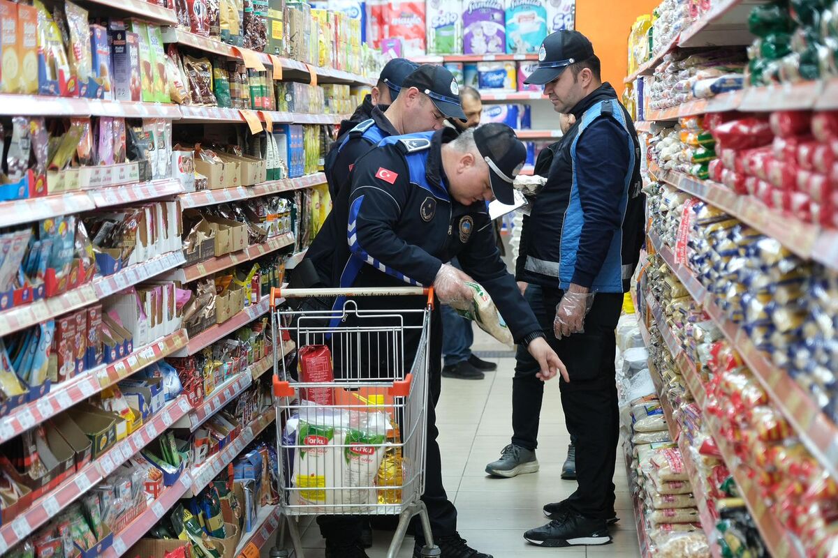 Balıkesir Altıeylül’de Ramazan ayı öncesi gıda güvenliği için denetimler artırıldı.