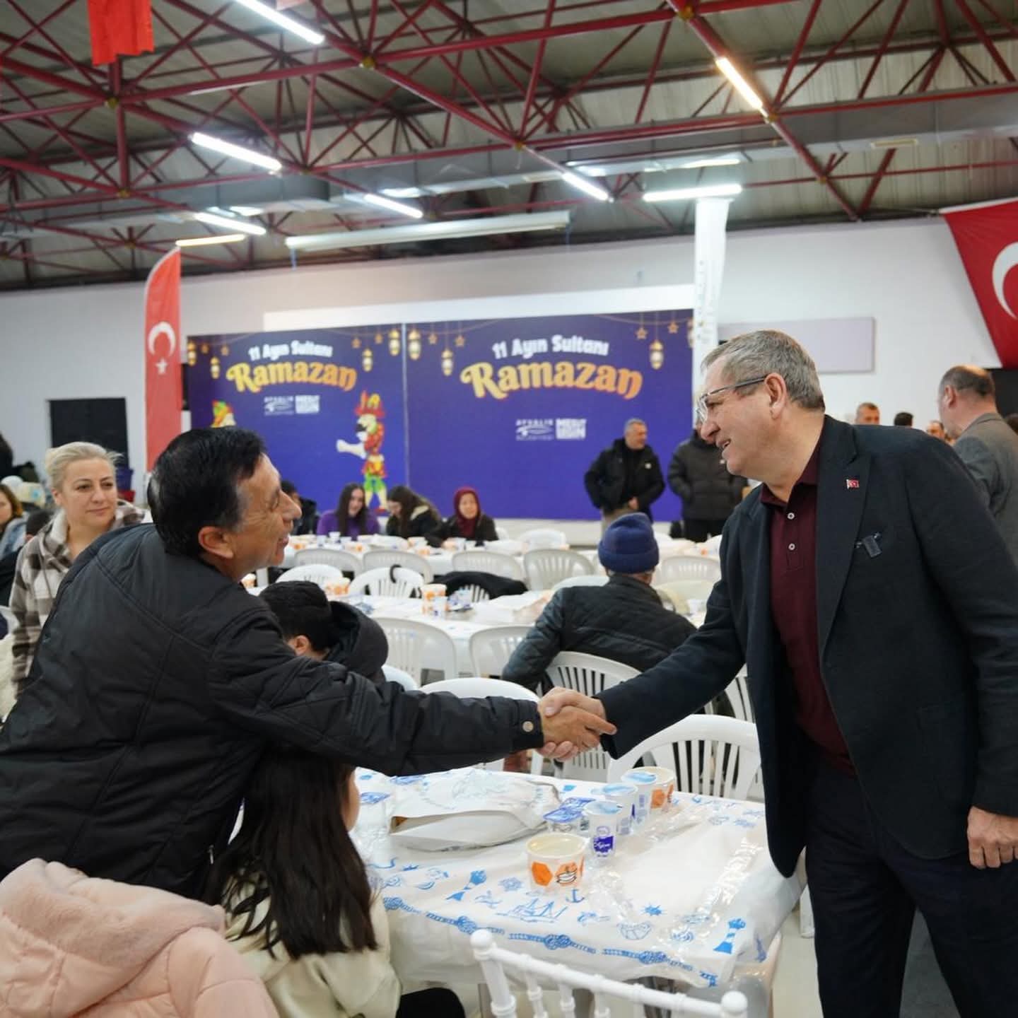 Ayvalık Belediye Başkanı Mesut Ergin, Ramazan ayının ilk iftar programında