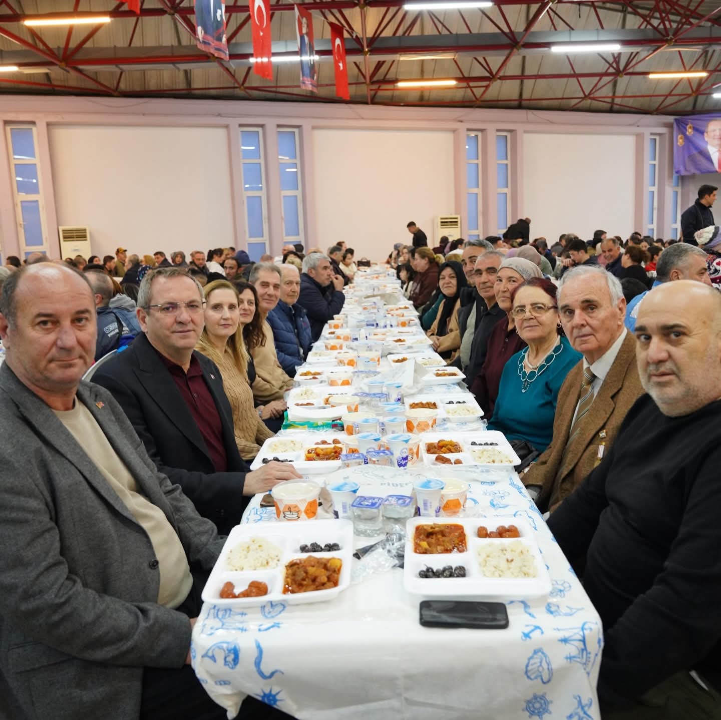 Başkan Ergin Vatandaşlarla Sofra Kurdu WhatsApp Image 2026 02 21 at 22.16.17 - Marmara Bölge Gazetesi