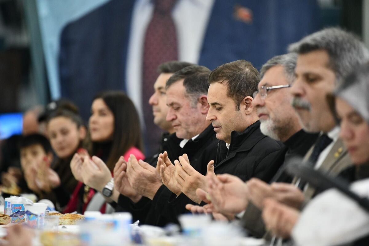 Her gün farklı ilçede iftar programına katılan Büyükşehir Belediye Başkanı