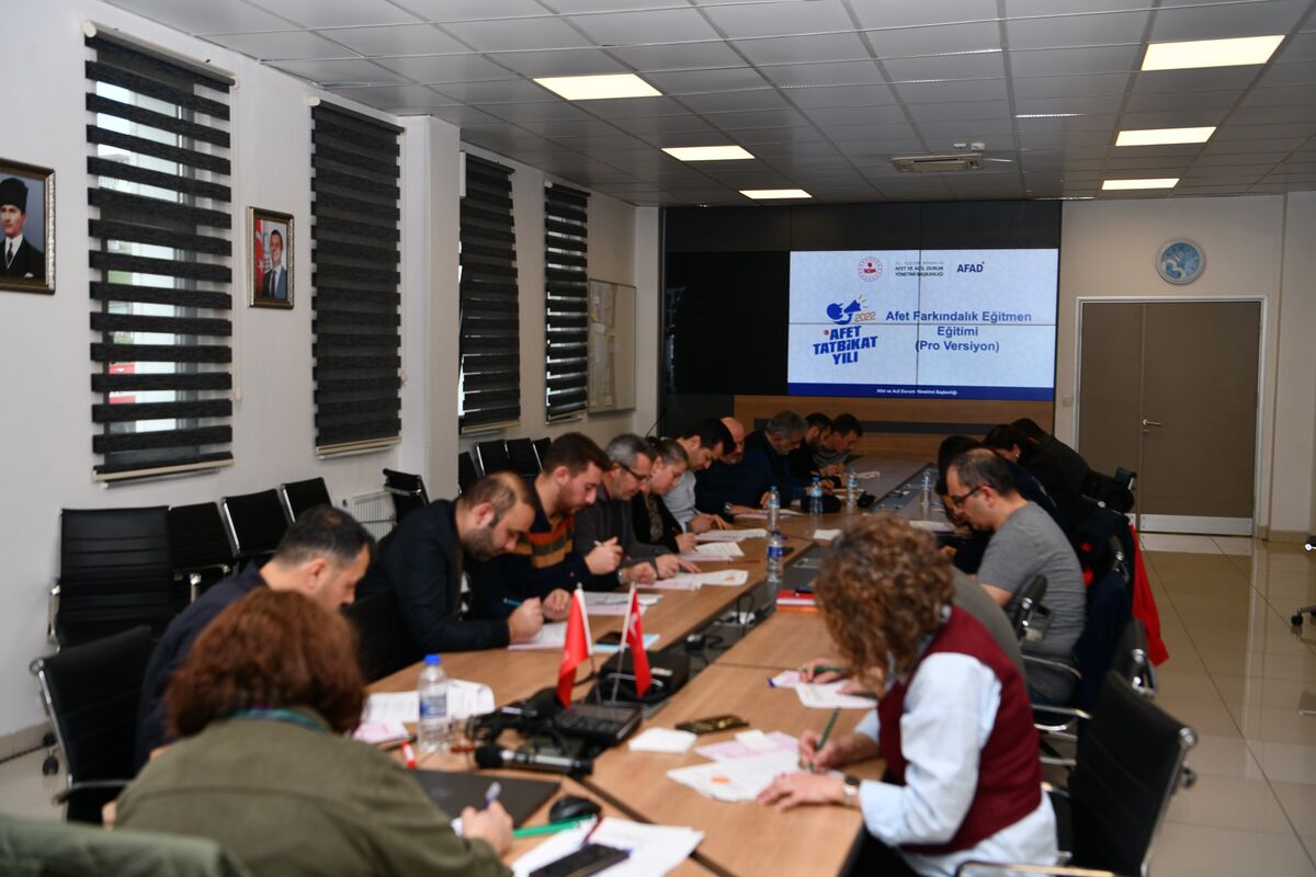 Afetlere hazırlık çalışmalarını hızlandıran Büyükşehir Belediyesi, toplumsal bilinç için kritik