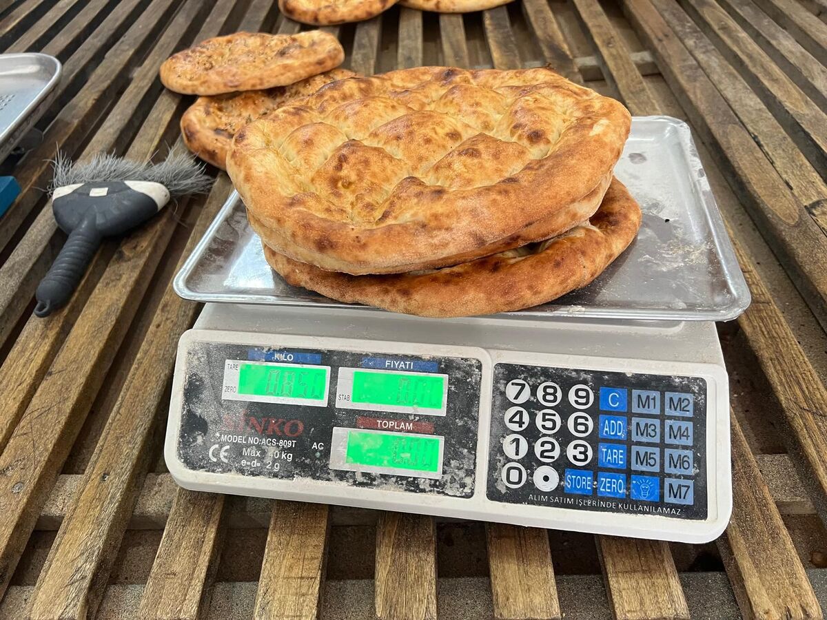 Burhaniye’de Ramazan ayının başlamasıyla birlikte fırınlara yönelik denetimler sıkılaştırıldı. İlçe