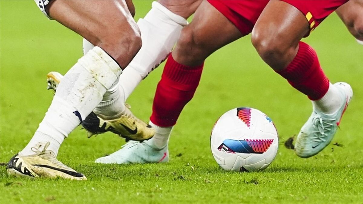 Futbolseverleri 12 Nisan Pazar günü sabah saatlerinden gece yarısına kadar