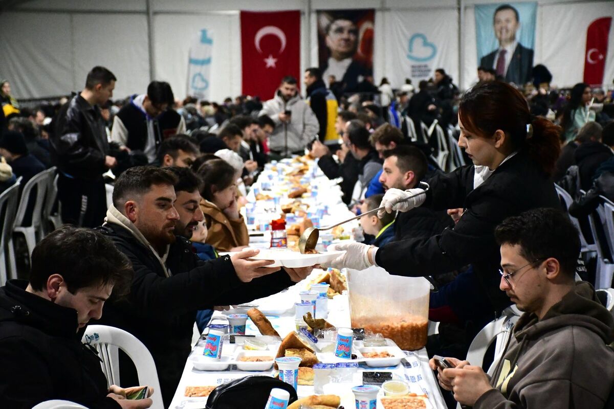 Ramazan Bereketi Sofralarda Buluştu c91c731b 9b09 4269 80b5 dceafeb4cc42 - Marmara Bölge Gazetesi