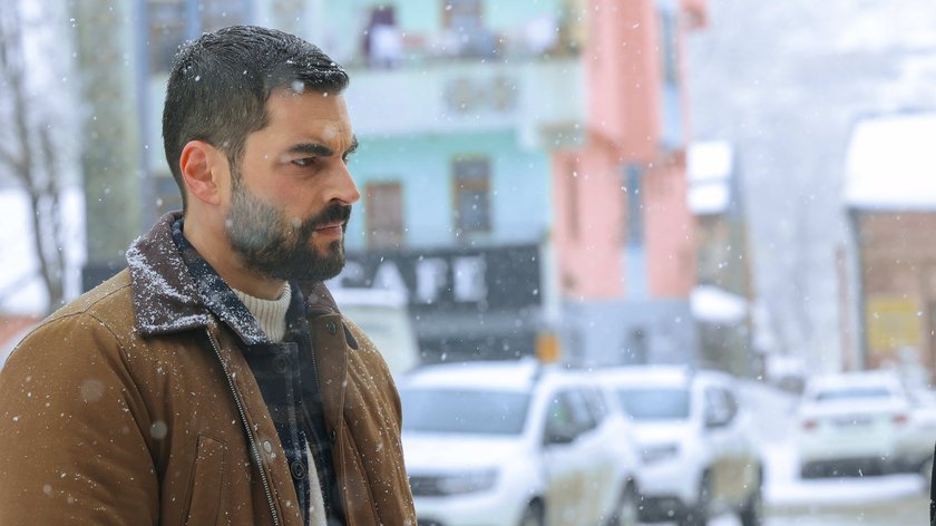 Show TV’nin ilgiyle takip edilen dizisi Veliaht, dün akşam yayınlanan
