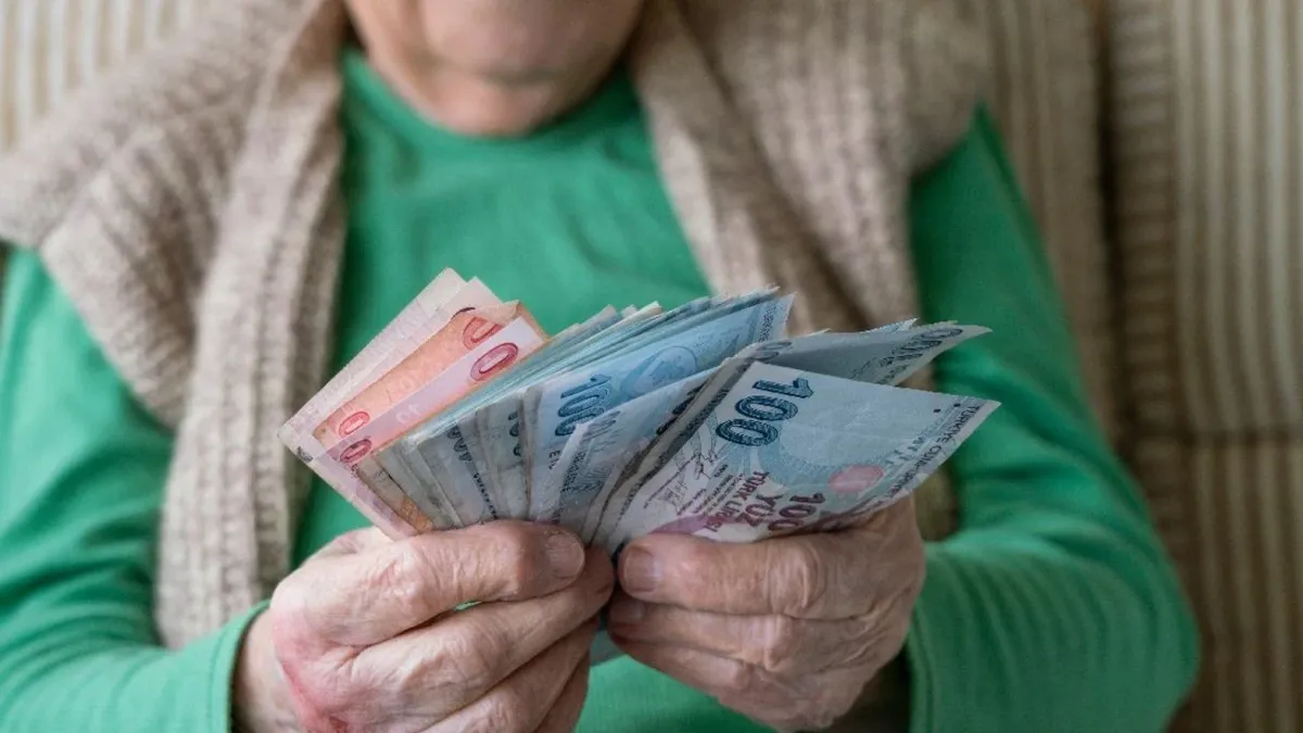 Milyonlarca emekliyi ilgilendiren yeni düzenlemeler netleşmeye başladı. En düşük emekli