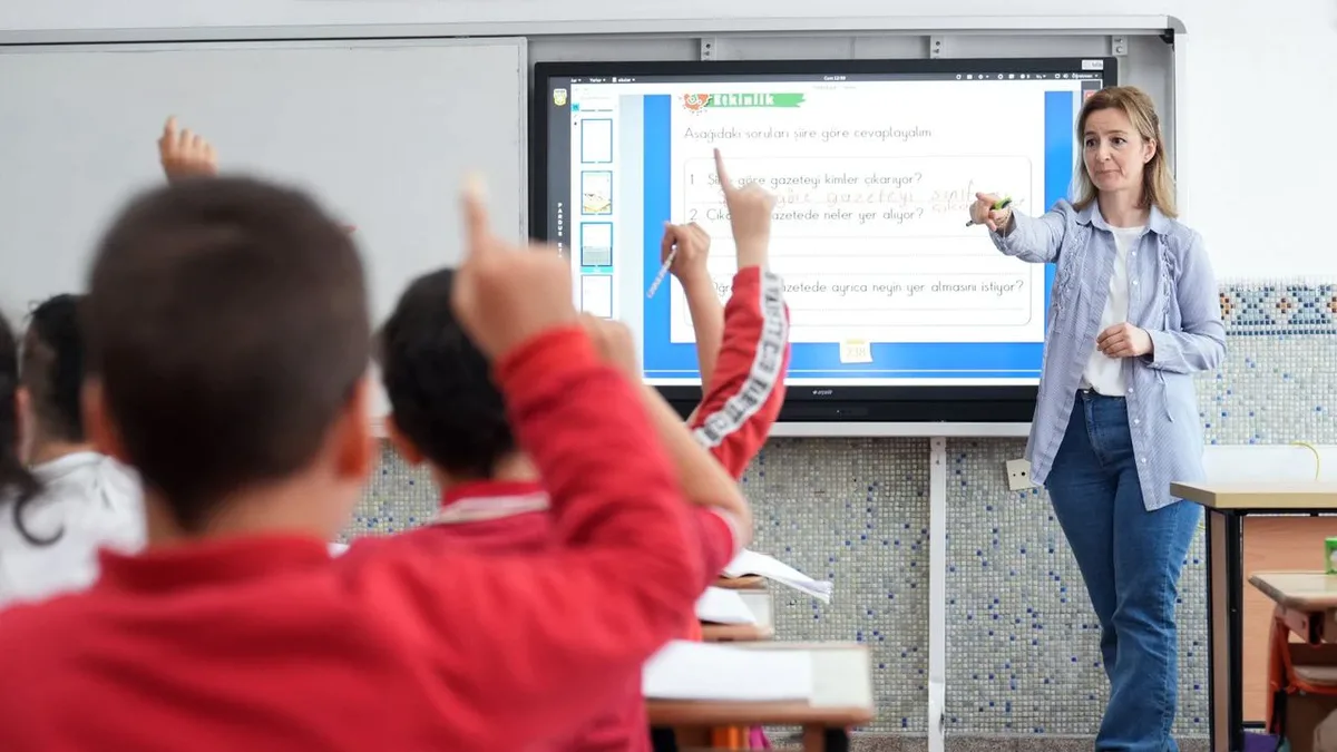 Okullarda uygulanan ara tatilin devam edip etmeyeceğiyle ilgili tartışmalar sürerken