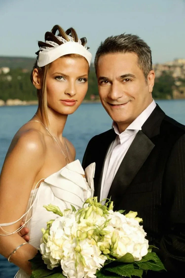 Mehmet Ali Erbil Kaç Kez Evlendi? İşte Nikah Masasına Oturduğu İsimler mehmet ali erbil tugba coskun ayriliginin perde arkasi ortaya cikti ihanete dayanamadi 60d06df0f27f2 kopya - Marmara Bölge Gazetesi