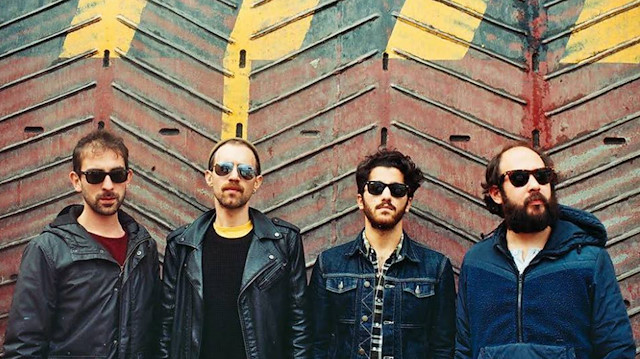 Bir süre önce tüm konserlerini iptal ederek sessizliğe bürünen Adamlar,
