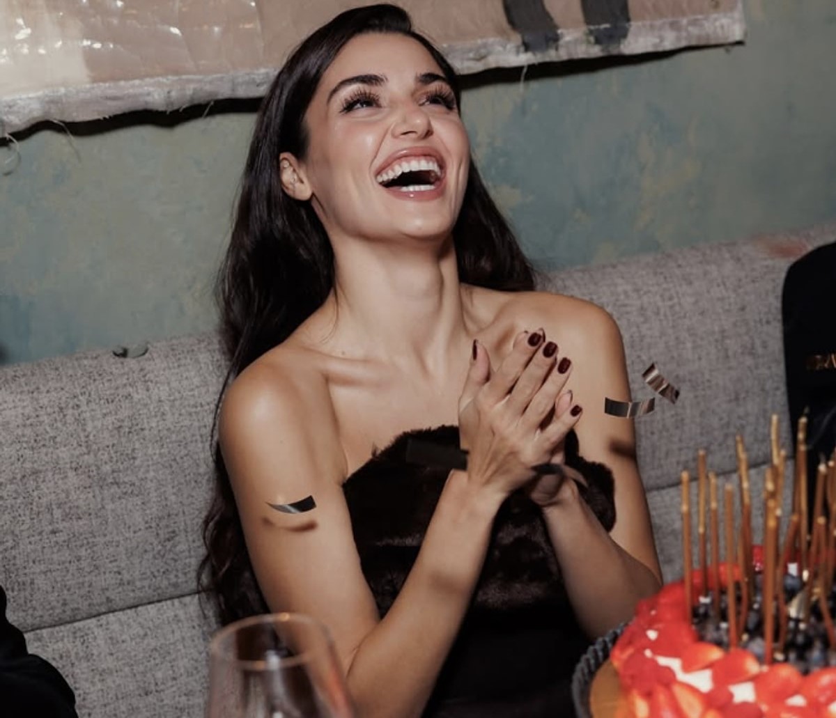 Magazin dünyasının en çok konuşulan isimlerinden Hande Erçel, bu defa