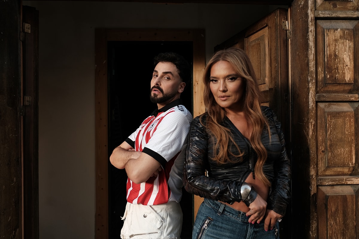 Demet Akalın ile Sefo’nun 2025’e damga vuran düeti Yerinde Dur,