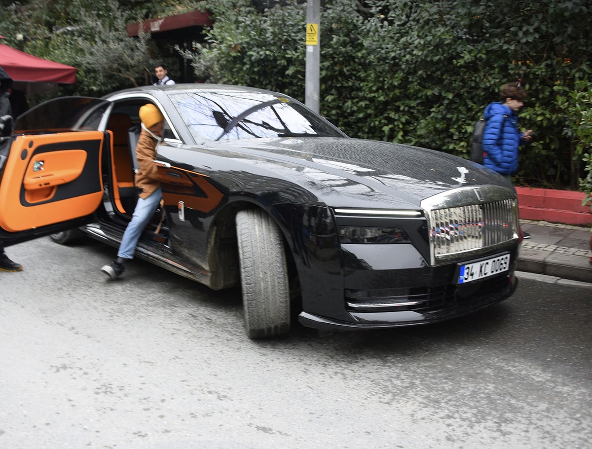 Buray’ın Lüks Aracı Gündem Oldu s 4896960dbbed76294ecb31433b91297212f822c1 - Marmara Bölge Gazetesi