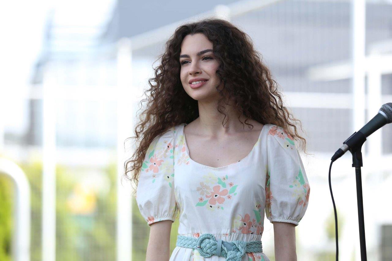 Su Burcu Yazgı Coşkun Aşkını mı İlan Etti? Gizemli Poz Gündem Yarattı su burcu yazgi coskun kimdir iste merak ettikleriniz 1691745842058 - Marmara Bölge Gazetesi
