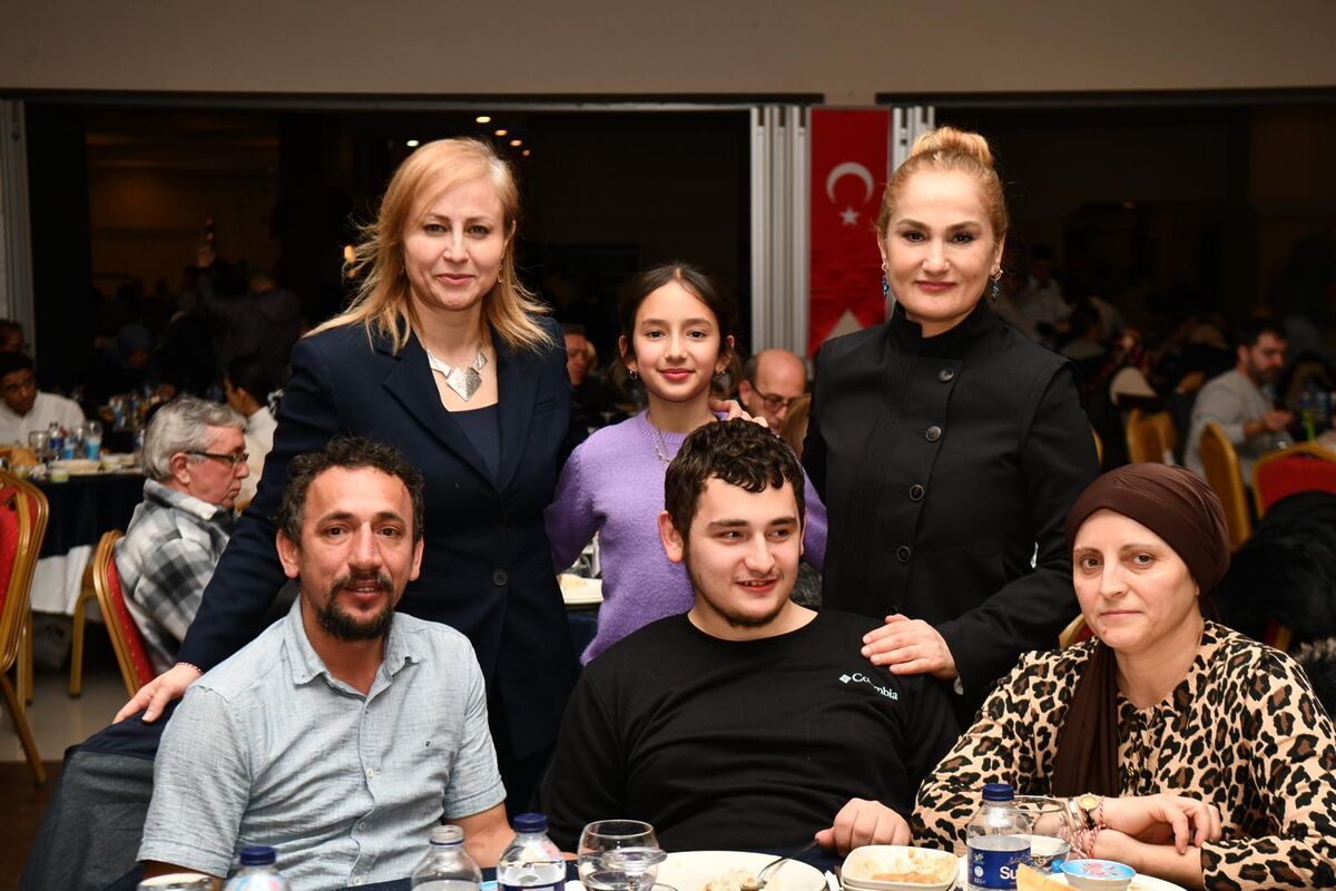 Ramazan’da Engelsiz İftar Sofrası Kuruldu 23b943cf fb40 40e2 a957 887eac53060e - Marmara Bölge Gazetesi