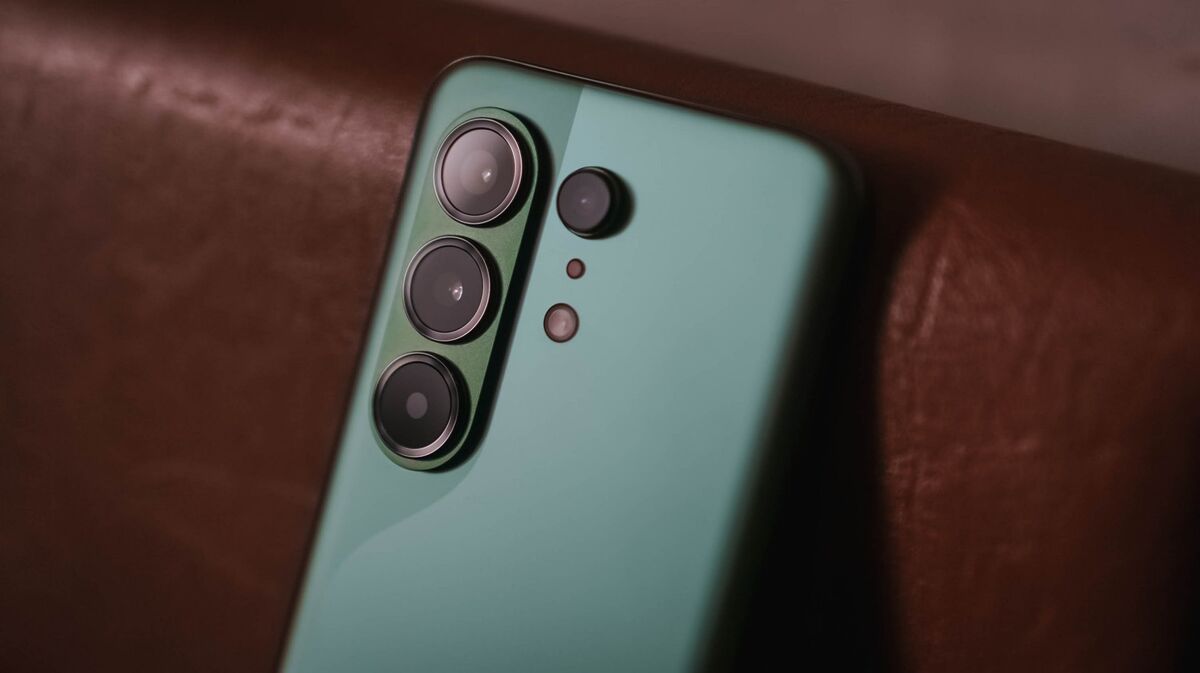 TECNO CAMON 50 Ultra 5G Kamera Performansıyla Konuşuluyor 260302 GadgetMatch TECNO CAMON 50 Ultra Beauty Back Closeup Cameras 3a - Marmara Bölge Gazetesi