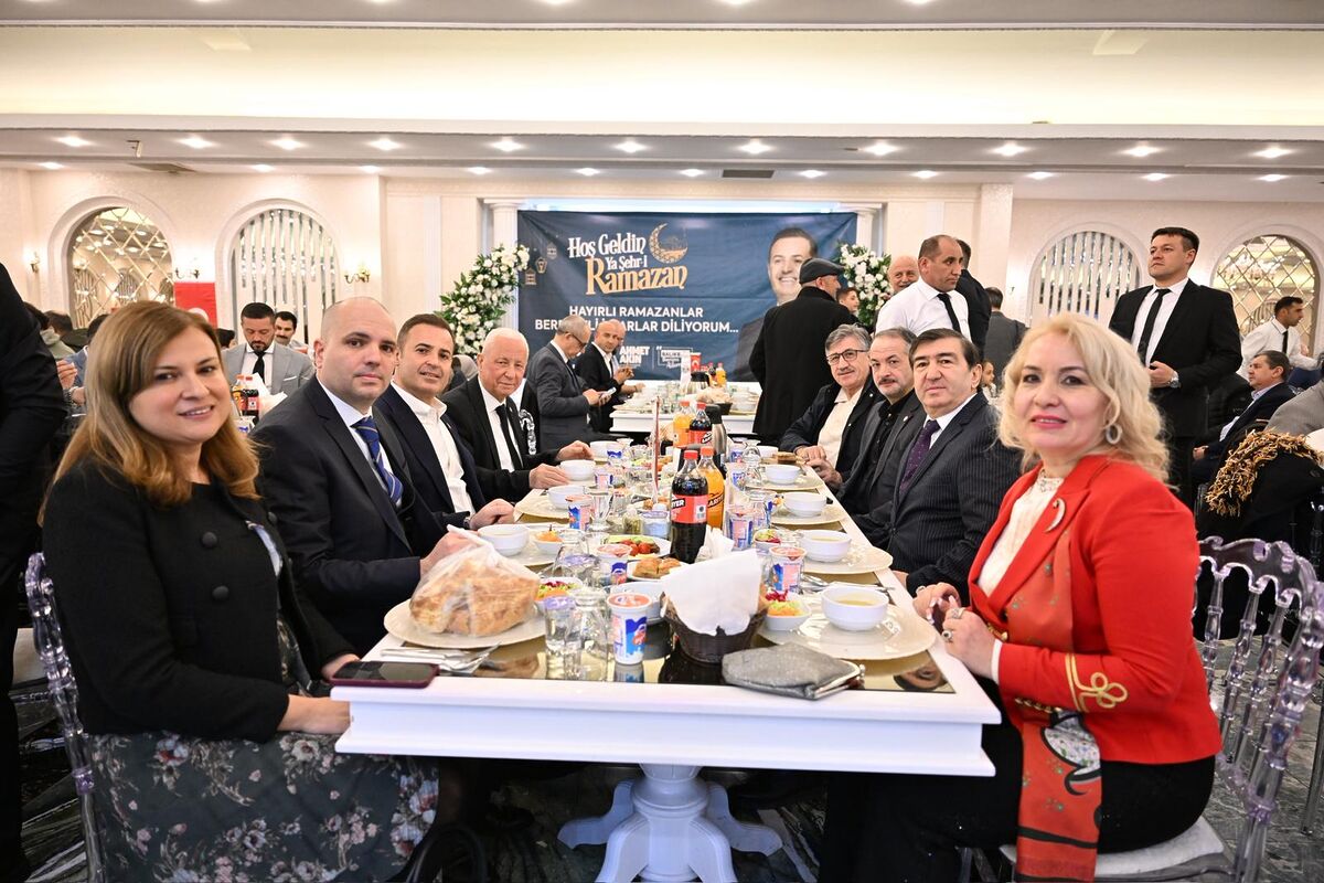 Ahmet Akın Gurbetteki Balıkesirlilerle İftarda Buluştu 59e9852d 7193 49ef 8eeb 6820af49ab32 - Marmara Bölge Gazetesi