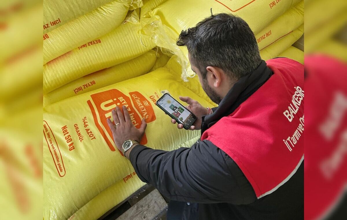 Kepsut’ta gübre bayileri mercek altına alındı. İlçe Tarım ve Orman