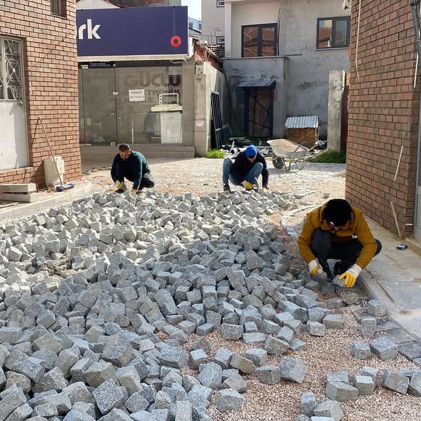 Bigadiç’te Kent Estetiği Hamlesi 648267665 122233708490300867 5603111852302259239 n - Marmara Bölge Gazetesi