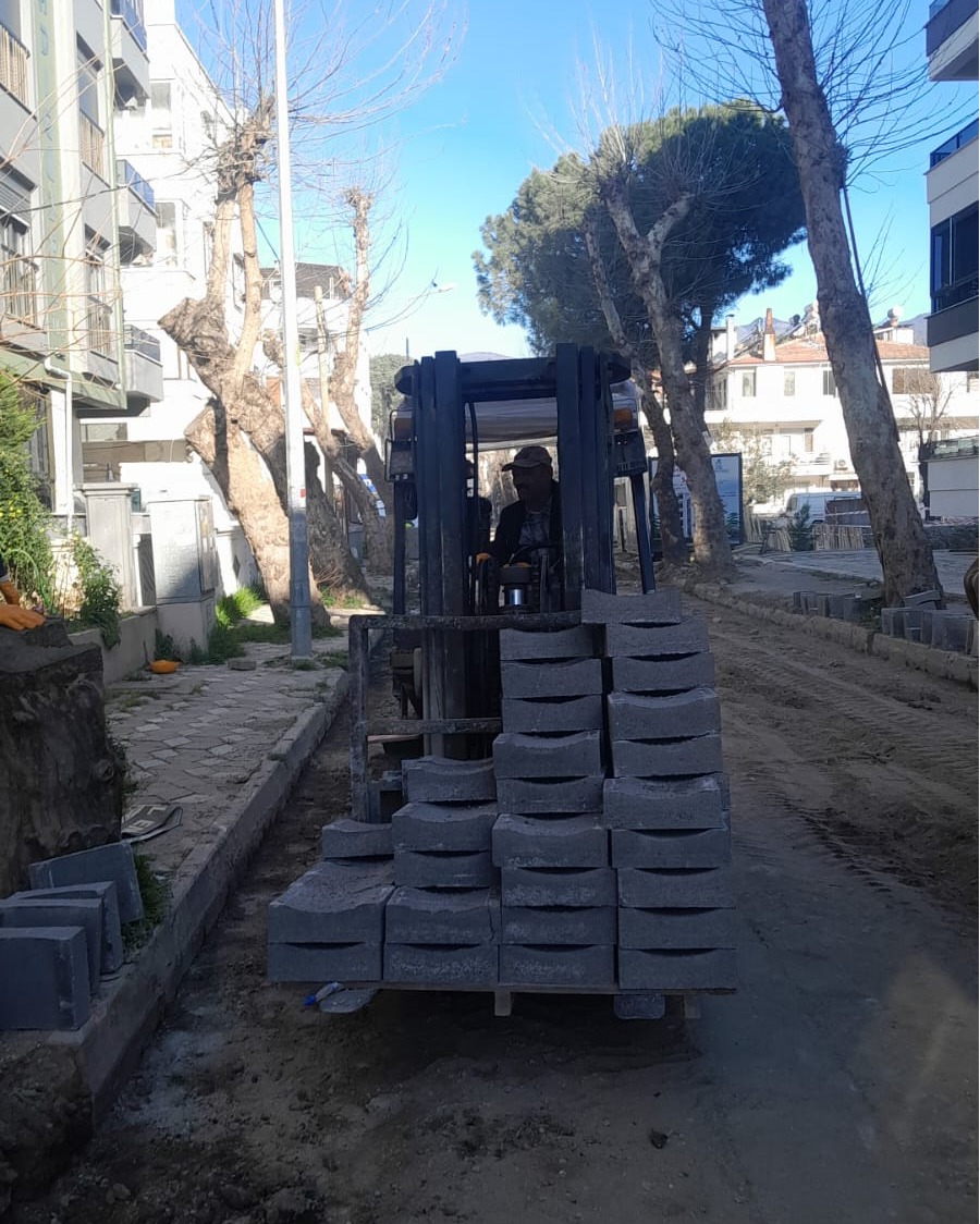 Edremit’te Çamlıyol Caddesi’nde Şok Değişim! 649487801 933545125703180 1926742913625254822 n - Marmara Bölge Gazetesi