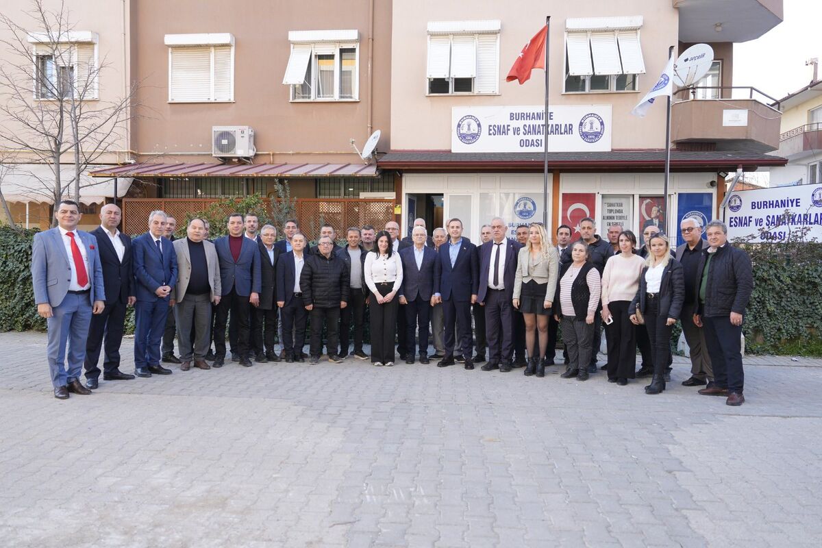 Ali Kemal Deveciler ve Ahmet Akın Burhaniye’de Esnafla Buluştu 651515475 1399117908921240 4346955119144350627 n - Marmara Bölge Gazetesi