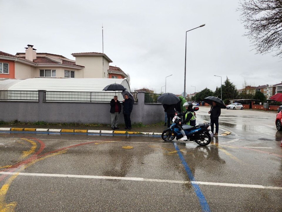 Ehliyet Sınavında Güvenlik Alarmı 658912937 18063372248677787 6102646261705437687 n - Marmara Bölge Gazetesi