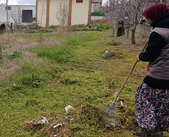 Bigadiç’te halk sağlığını korumaya yönelik çalışmalar hız kesmeden devam ediyor.