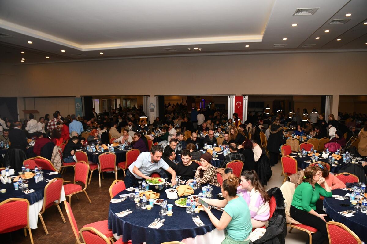 Ramazan ayının birlik ve paylaşma ruhu, düzenlenen iftar programında özel