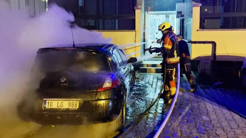 Olay, Edremit ilçesi Tuzcumurat Mahallesi Akarsu Caddesi üzerinde meydana geldi.