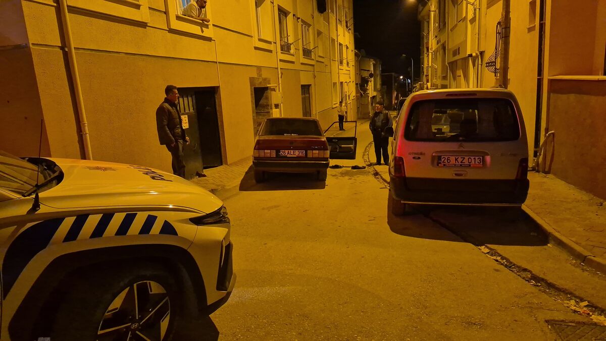 Sevgilisinden Ayrıldı, Otomobilini Parçaladı AW659354 03 - Marmara Bölge Gazetesi