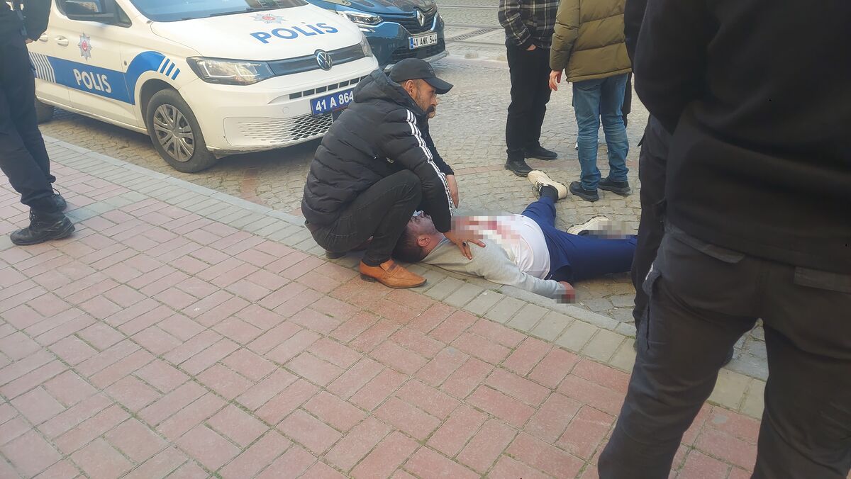 İstismarda Bulunduğunu İddia Ettiği Şahsı Kalbinden Bıçakladı AW660005 02 - Marmara Bölge Gazetesi