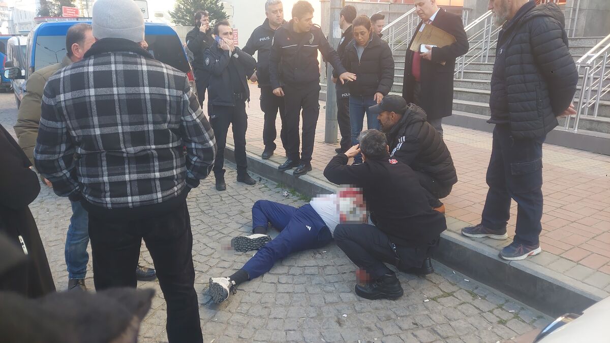 İstismarda Bulunduğunu İddia Ettiği Şahsı Kalbinden Bıçakladı AW660005 04 - Marmara Bölge Gazetesi