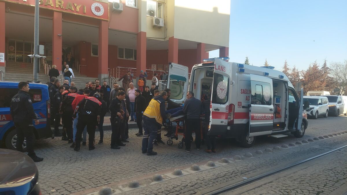 İstismarda Bulunduğunu İddia Ettiği Şahsı Kalbinden Bıçakladı AW660005 05 - Marmara Bölge Gazetesi