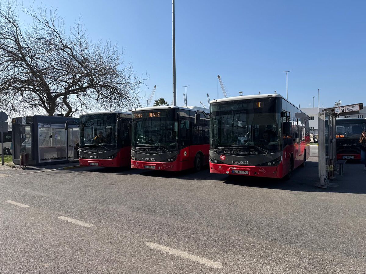 Bandırma’da Toplu Taşımada Yeni Dönem Başladı OTOBUS 3 - Marmara Bölge Gazetesi