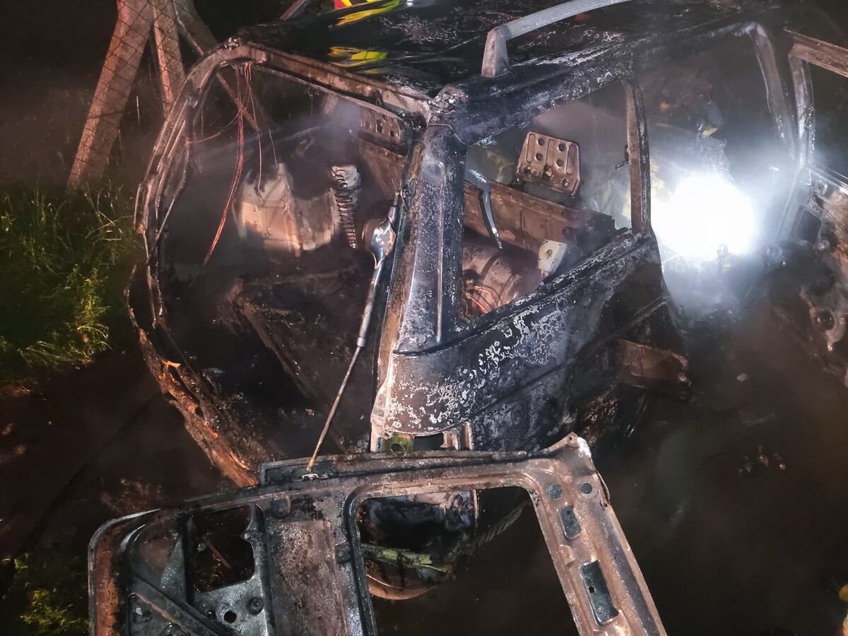 Burhaniye’nin Kocacami Mahallesi Burcu Yolu Küme Evleri mevkiinde park halindeki