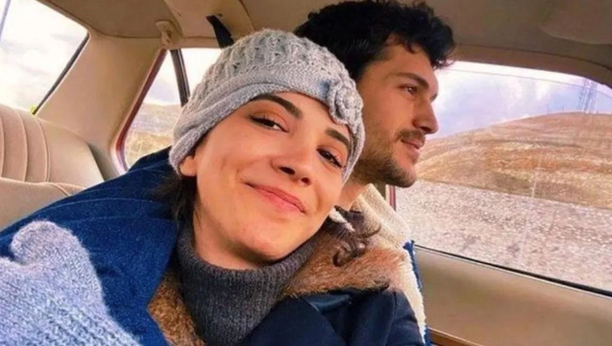 Ünlü oyuncu Alperen Duymaz, eşi ve oğluyla verdiği samimi aile