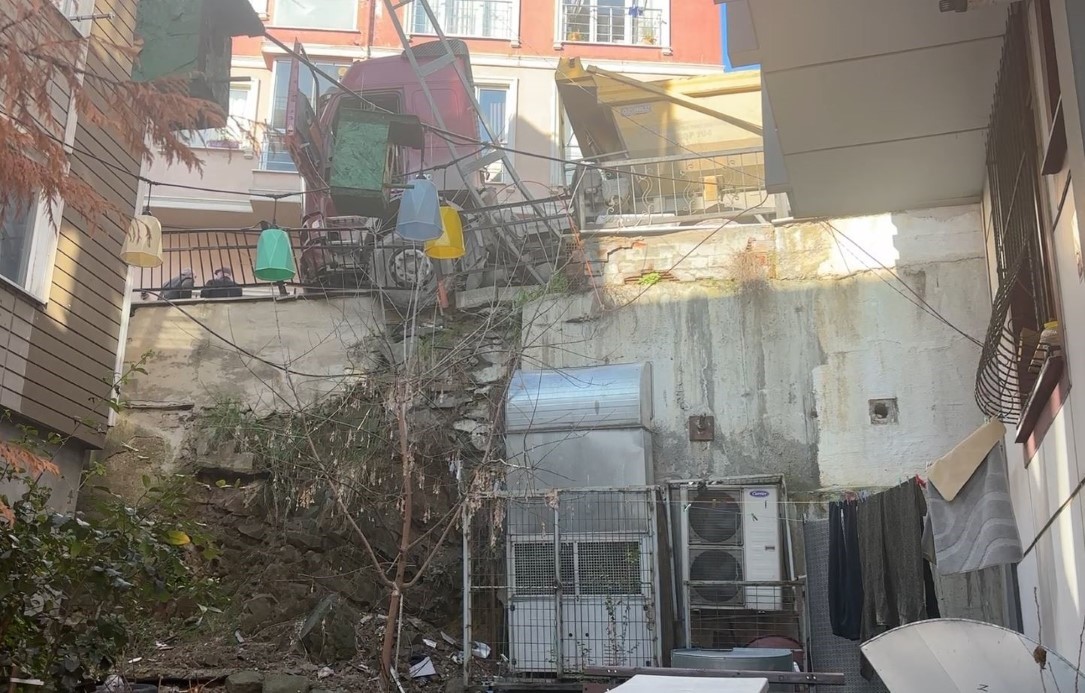Kamyonu Durdurmak İsterken Can Verdi aw652729 03 1772443791 - Marmara Bölge Gazetesi