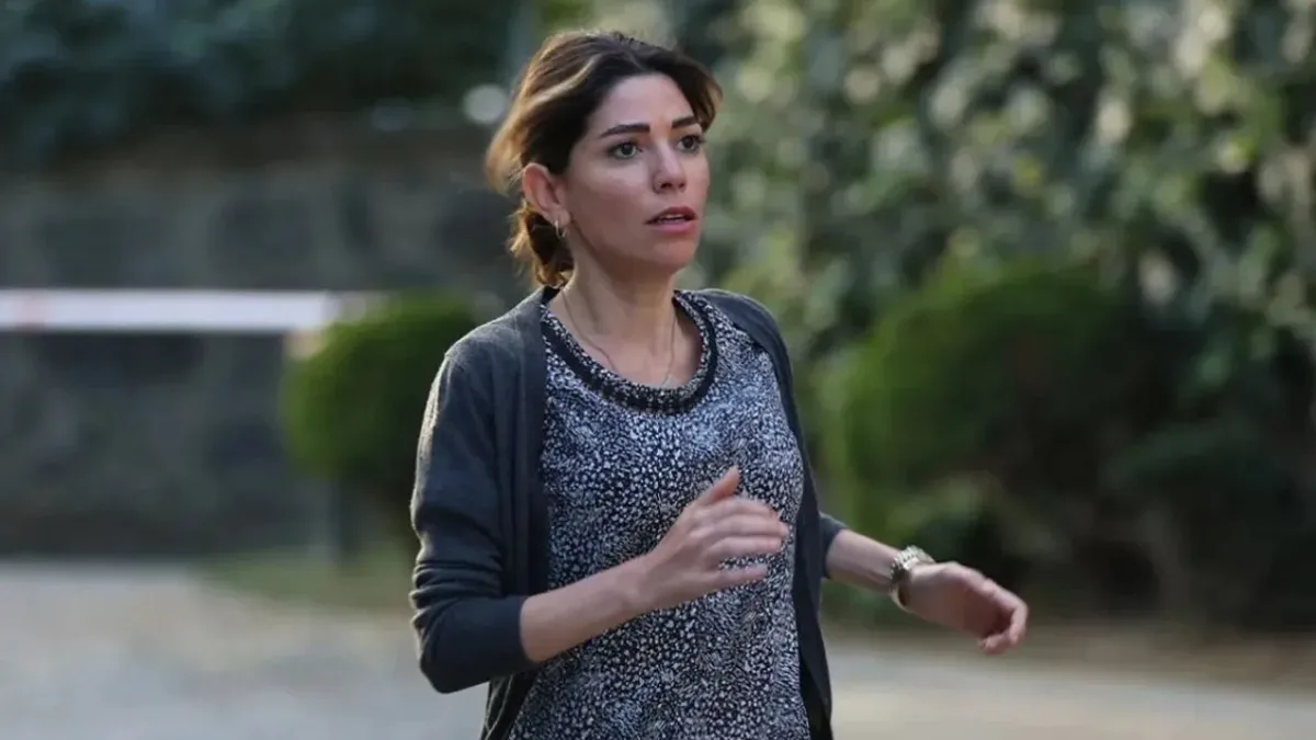 Kanal D ekranlarının ilgiyle takip edilen dizisi Uzak Şehir, kadrosuna